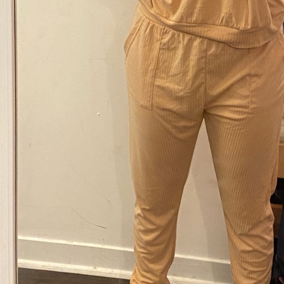 Nude set - Picture 2 of 2